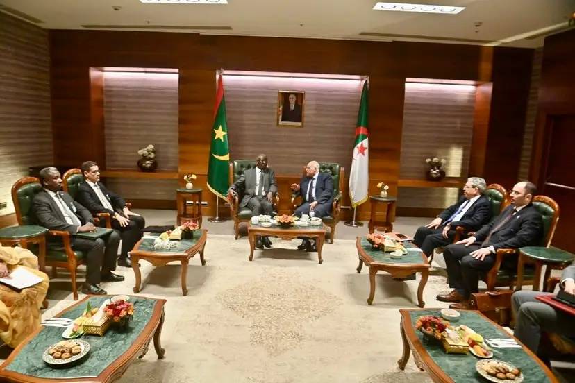 السيد عطاف يستقبل نظيره الموريتاني